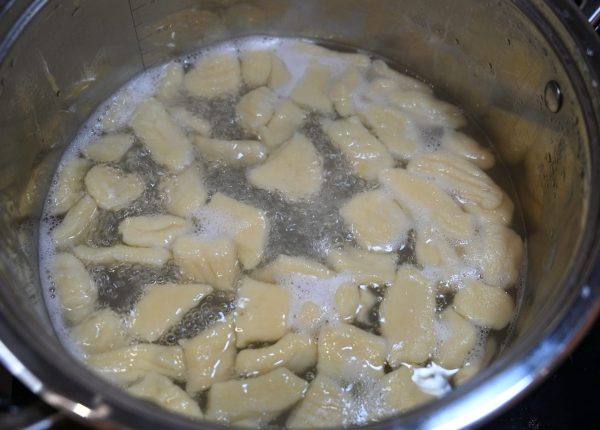 Boiled gnocchi